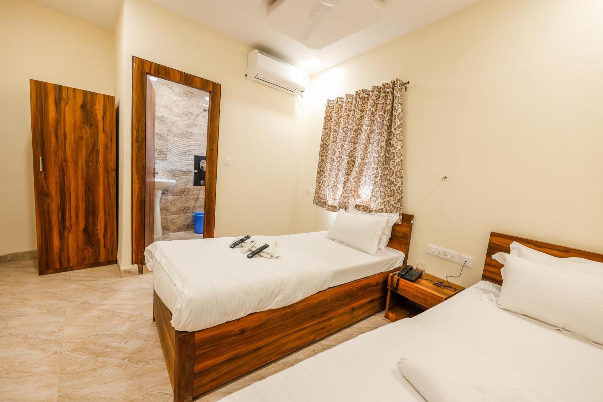 Hotel Holiday Express Kalküta Dış mekan fotoğraf