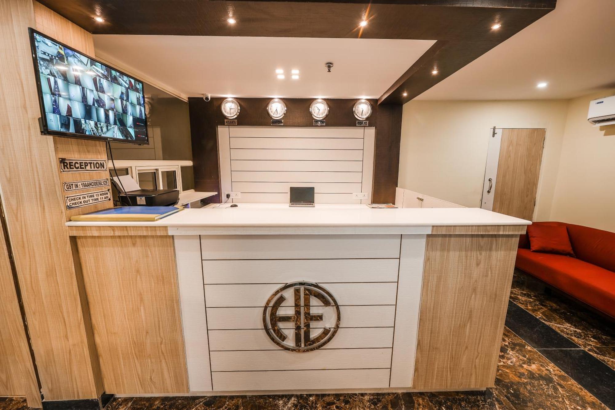 Hotel Holiday Express Kalküta Dış mekan fotoğraf