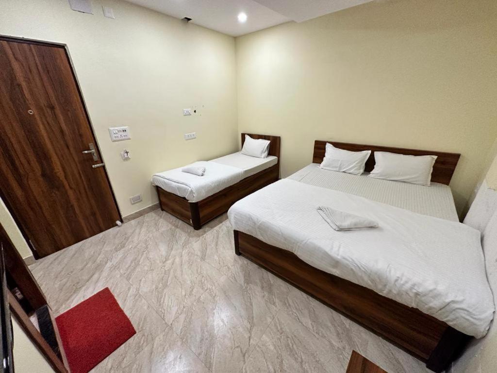 Hotel Holiday Express Kalküta Dış mekan fotoğraf