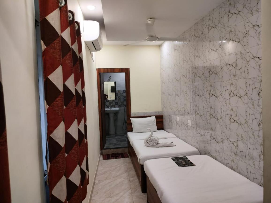 Hotel Holiday Express Kalküta Dış mekan fotoğraf