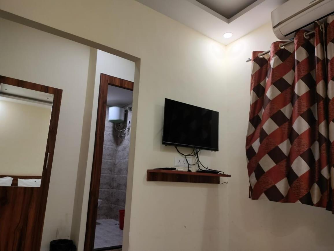 Hotel Holiday Express Kalküta Dış mekan fotoğraf