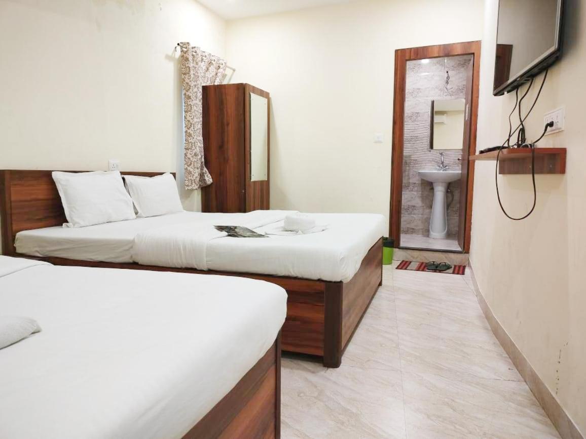 Hotel Holiday Express Kalküta Dış mekan fotoğraf