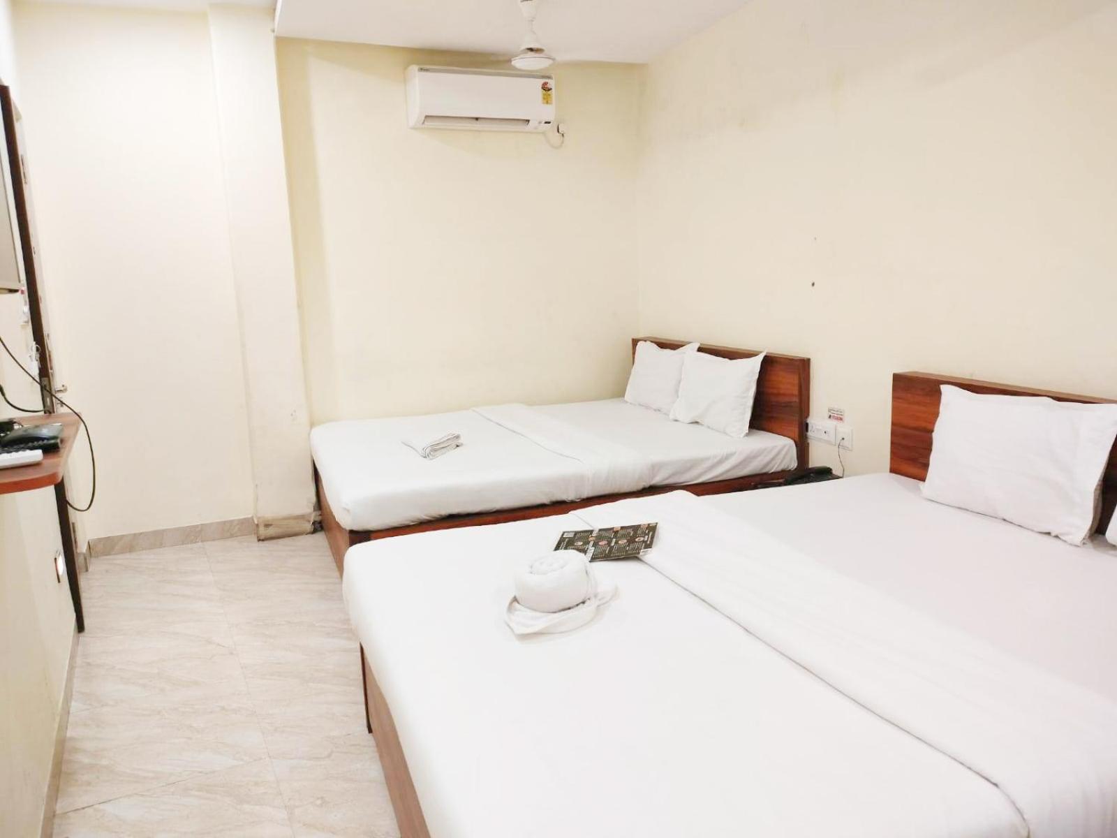 Hotel Holiday Express Kalküta Dış mekan fotoğraf