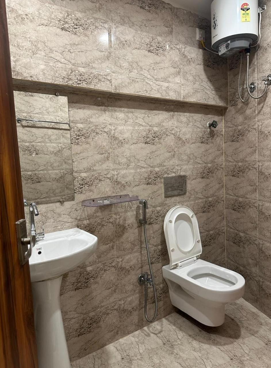 Hotel Holiday Express Kalküta Dış mekan fotoğraf